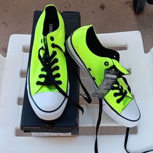 New lime green converse. Men's size 9.